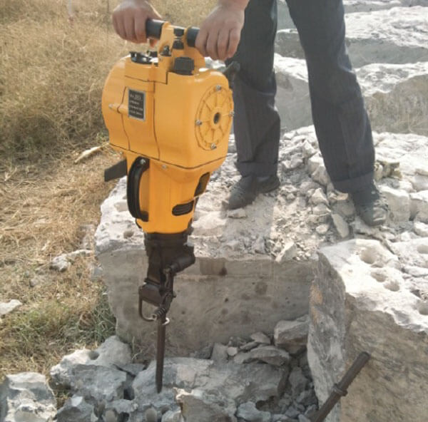 Gasoline rock drill1