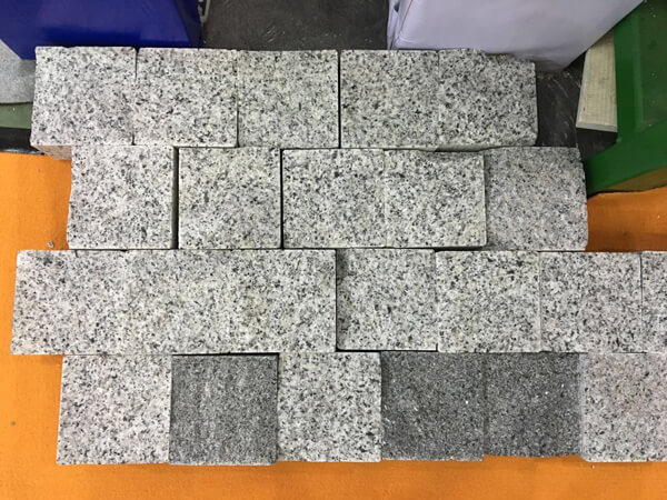 Gravity feeding stone brick splitting machine2