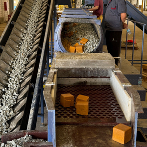 Vibratory Polishing Machine, Vibratory Finishing Machine used for marble, granite, limestone, mosaic stone and sandstone